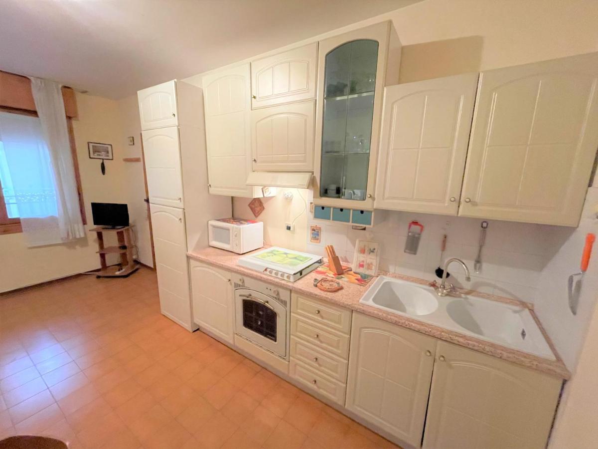 Condominio Miriam Бибионе Экстерьер фото