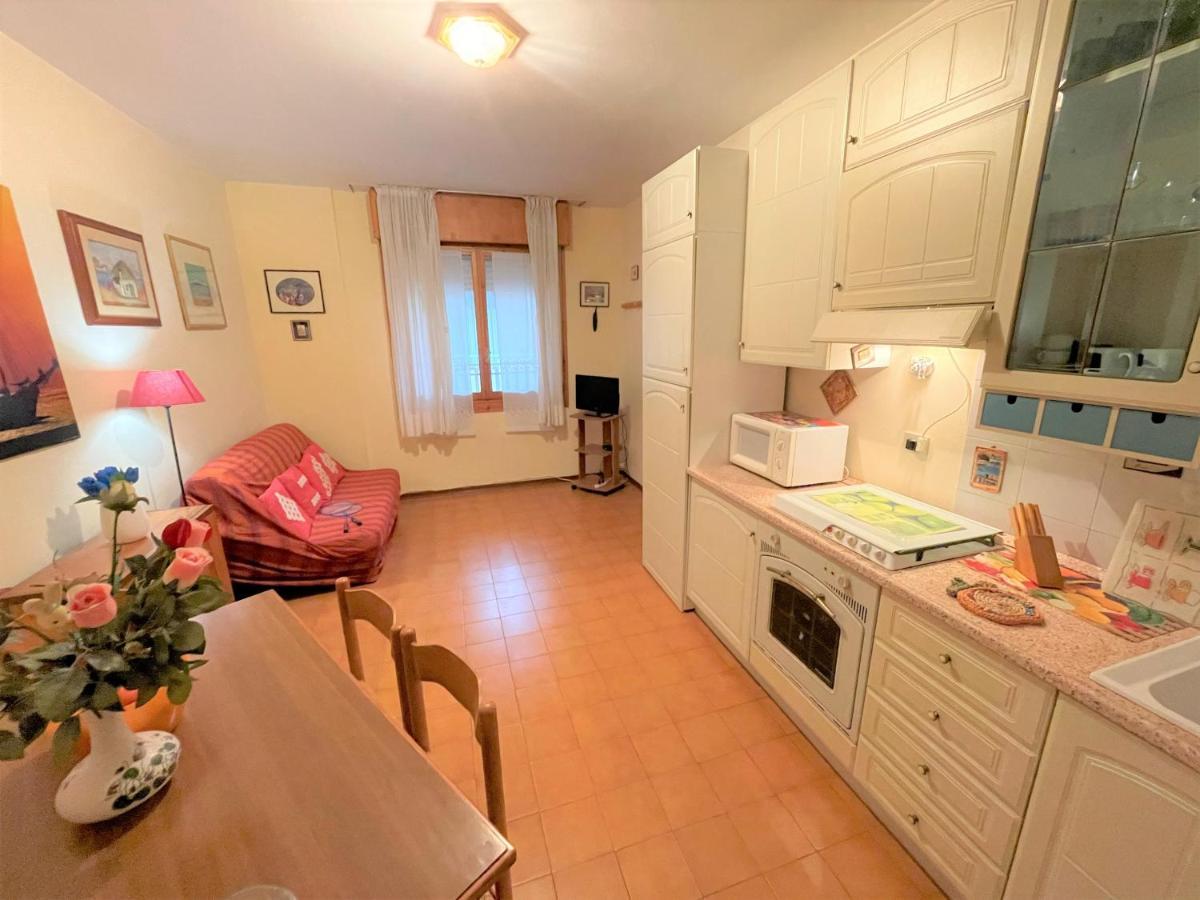 Condominio Miriam Бибионе Экстерьер фото
