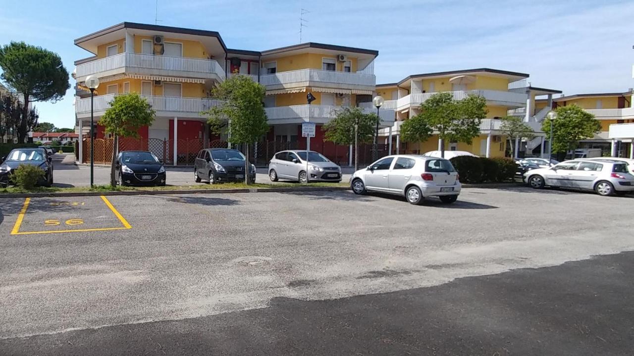 Condominio Miriam Бибионе Экстерьер фото